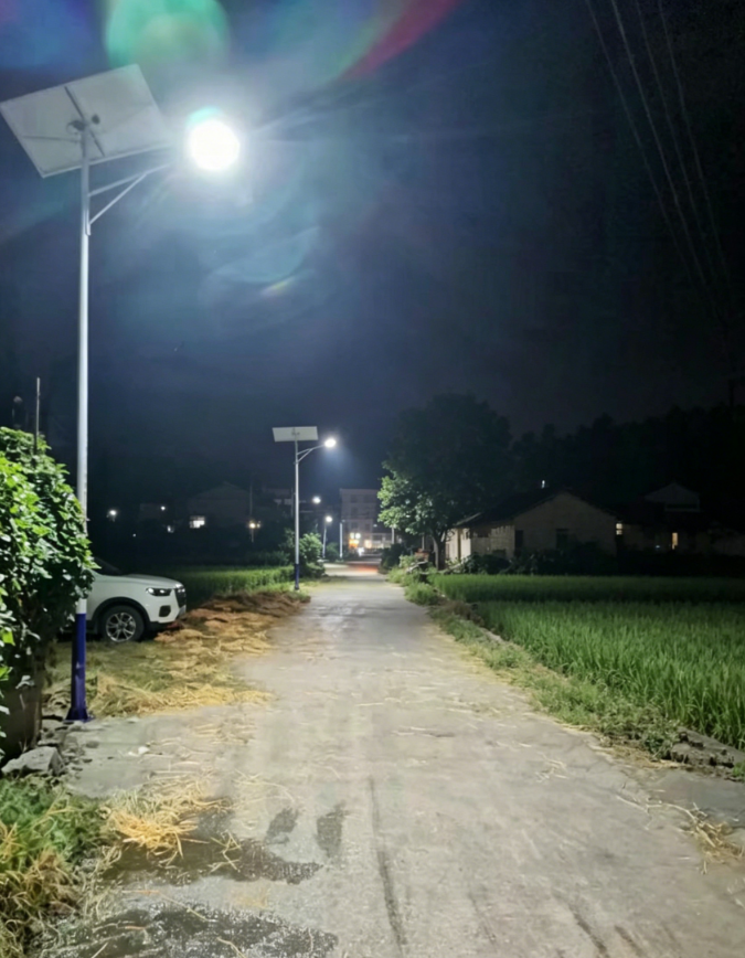 　点亮乡村夜路，共筑美好家园——六安太阳能路灯照亮民生幸福路